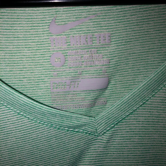 Green Nike Athletic Top - Picture 2 of 2